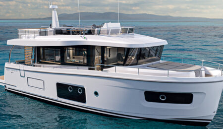 Beneteau-Swift-Trawler-54-in-mare-di-profilo