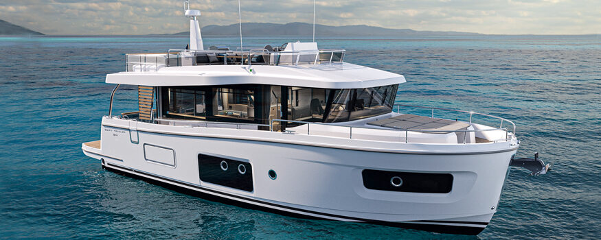 Beneteau-Swift-Trawler-54-in-mare-di-profilo