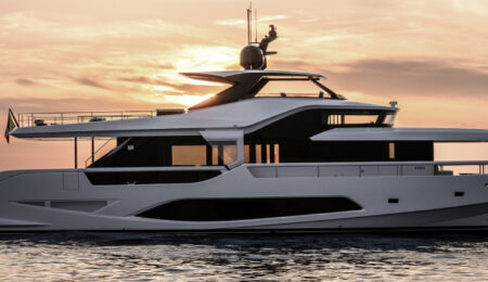 Ferretti Yachts Infynito 80